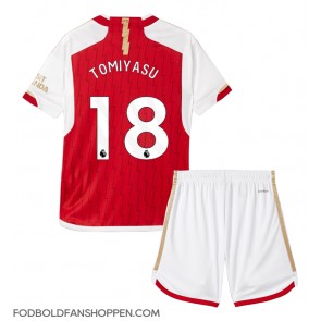 Arsenal Takehiro Tomiyasu #18 Hjemmebanetrøje Børn 2023-24 Kortærmet (+ Korte bukser)